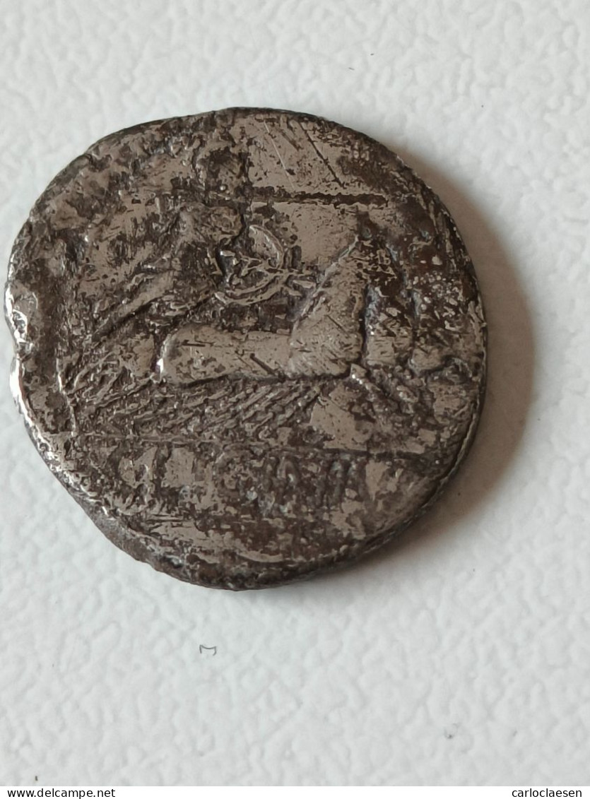 Denarius 84 BC Lucinius Macer - République (-280 à -27)