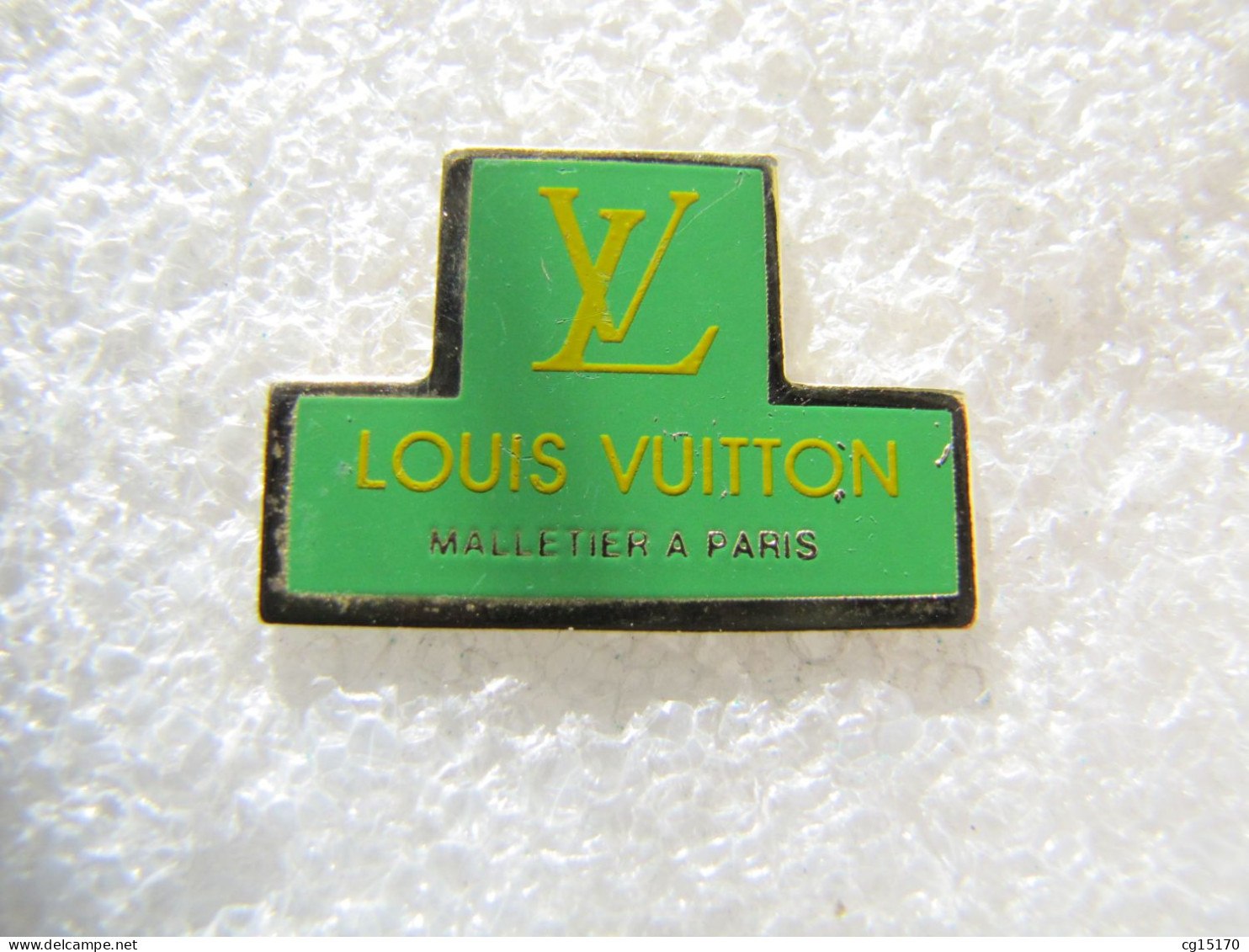 PIN'S   LOUIS  VUITTON  MALLETIER A PARIS - Merken