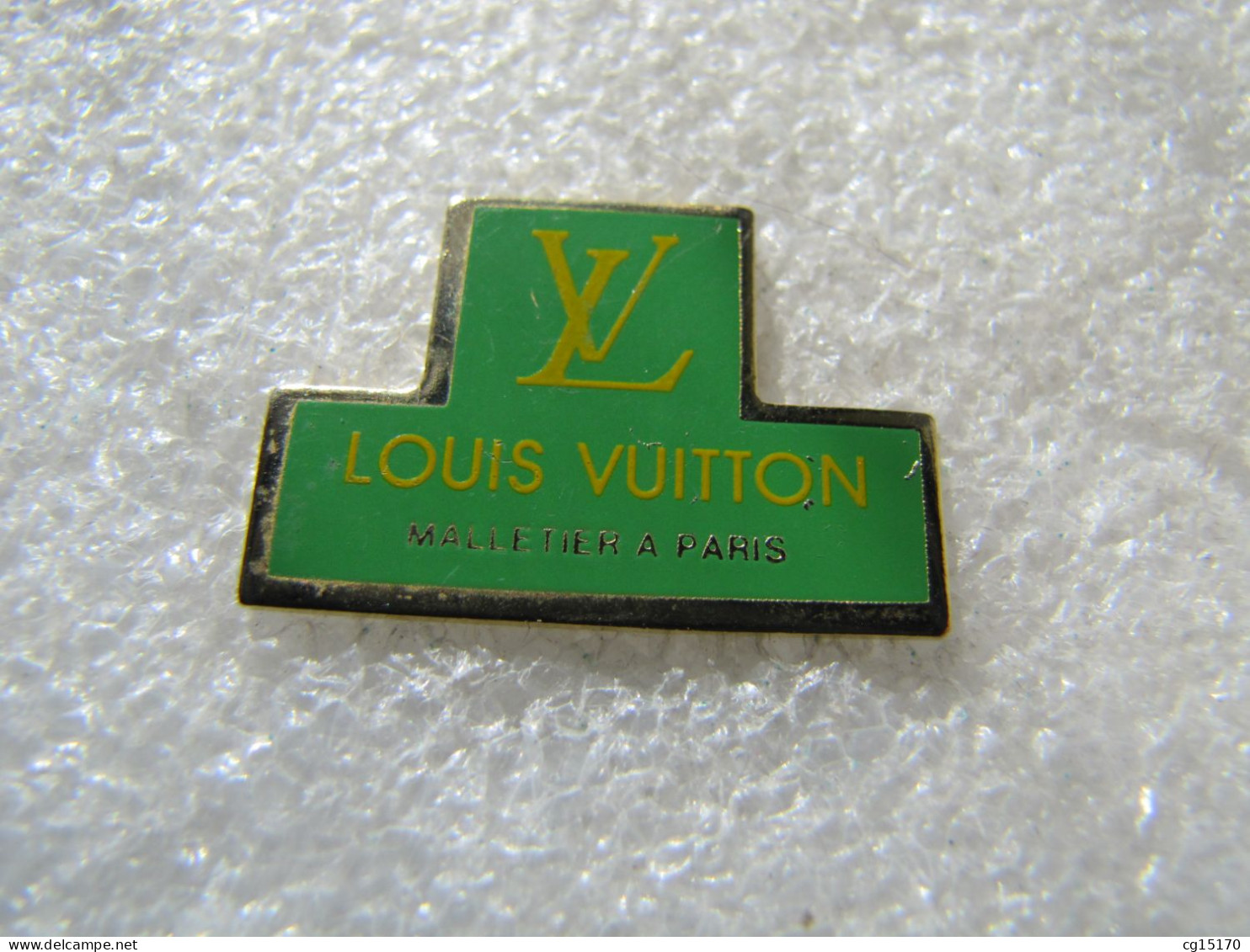 PIN'S   LOUIS  VUITTON  MALLETIER A PARIS - Merken