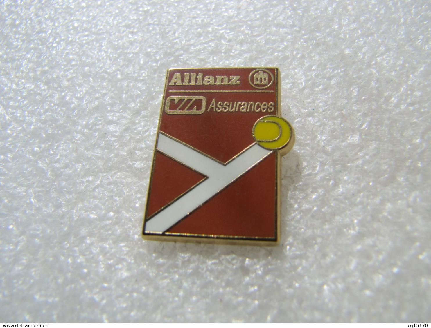 PIN'S    TENNIS   ALLIANZ    ASSURANCES  Zamak  ARCANE - Tenis