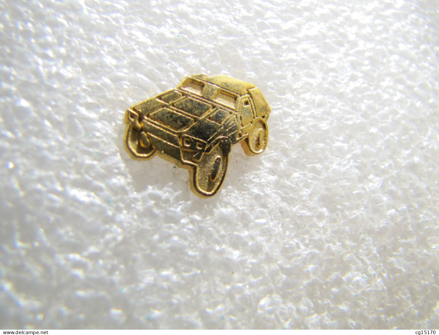 PIN'S     V B L  PANHARD   MILITARIA - Militari