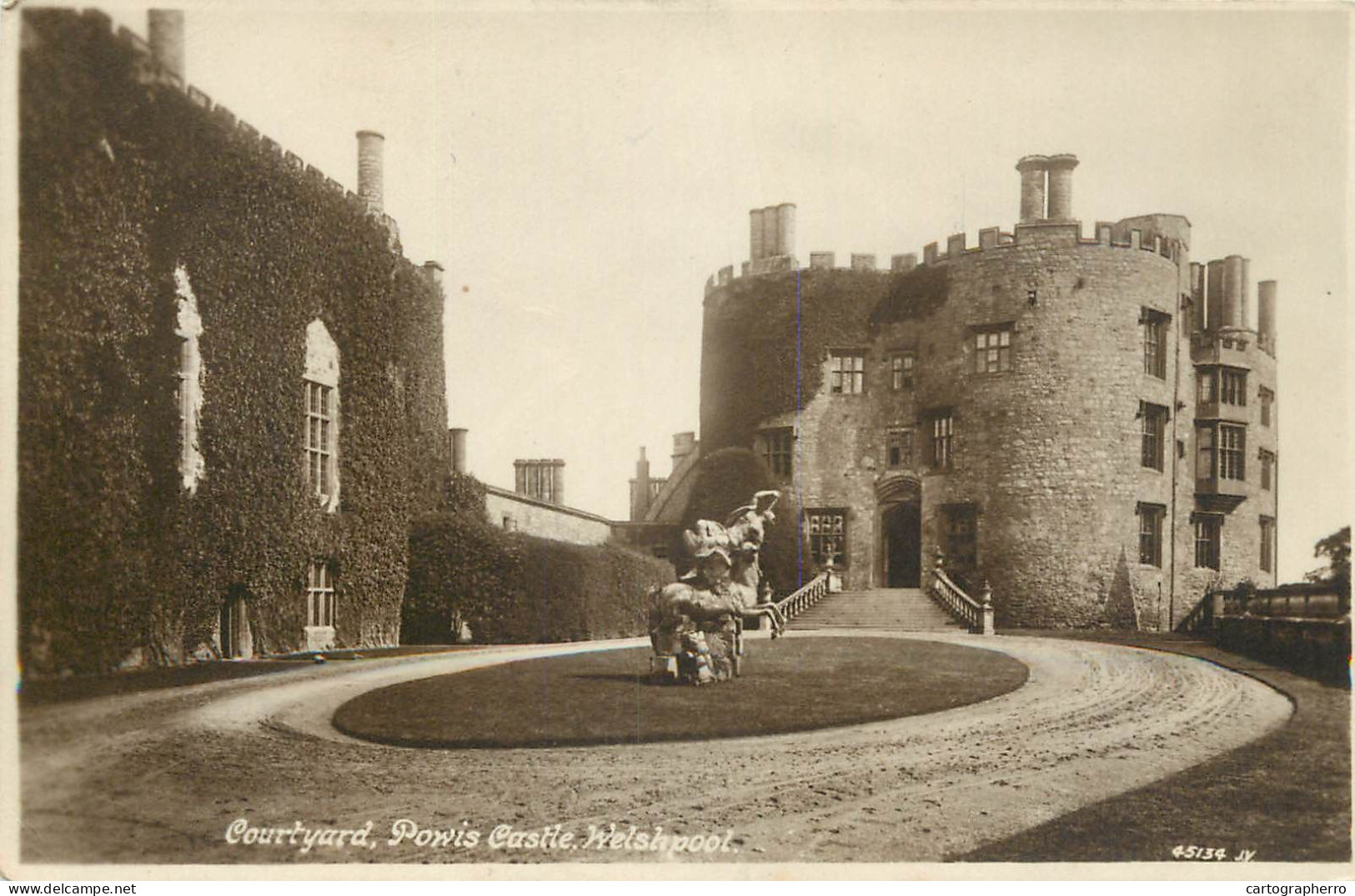 British Castles Architecture Powis Castle Welshpool Courtyard - Castles