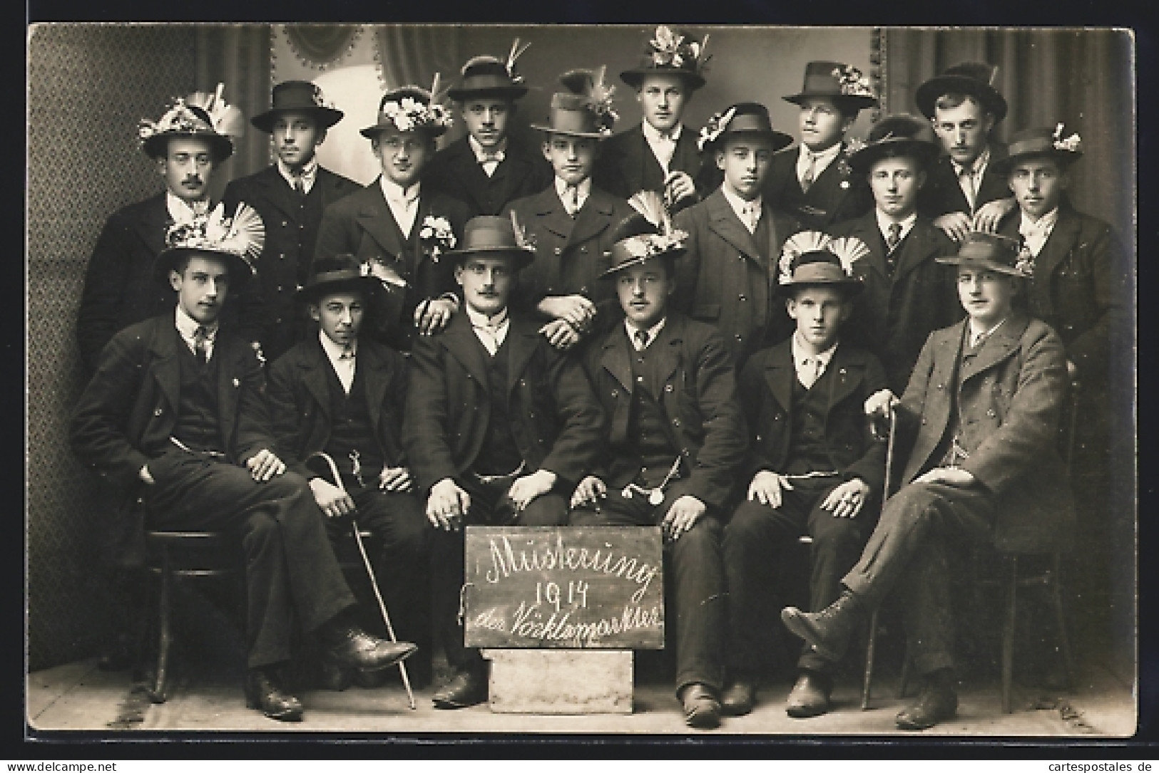 AK Vöcklamarkt, Gruppenbild Musterung 1914  - Autres & Non Classés