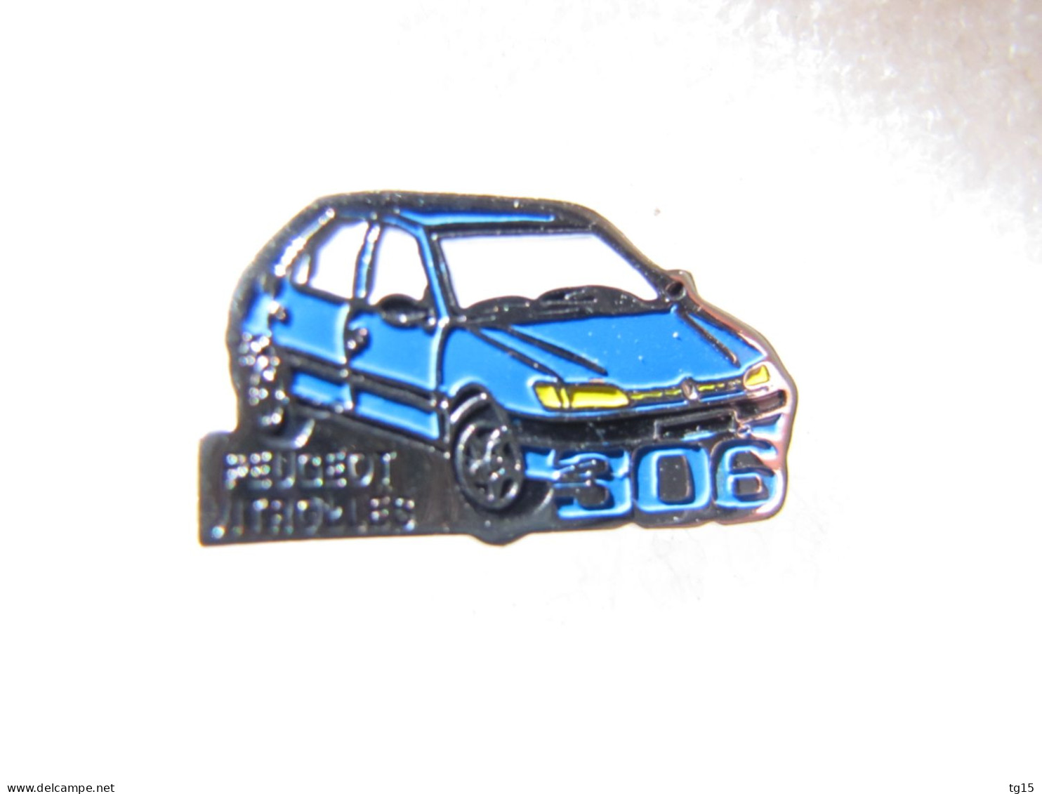 PIN'S    PEUGEOT  306  VITROLLES - Peugeot