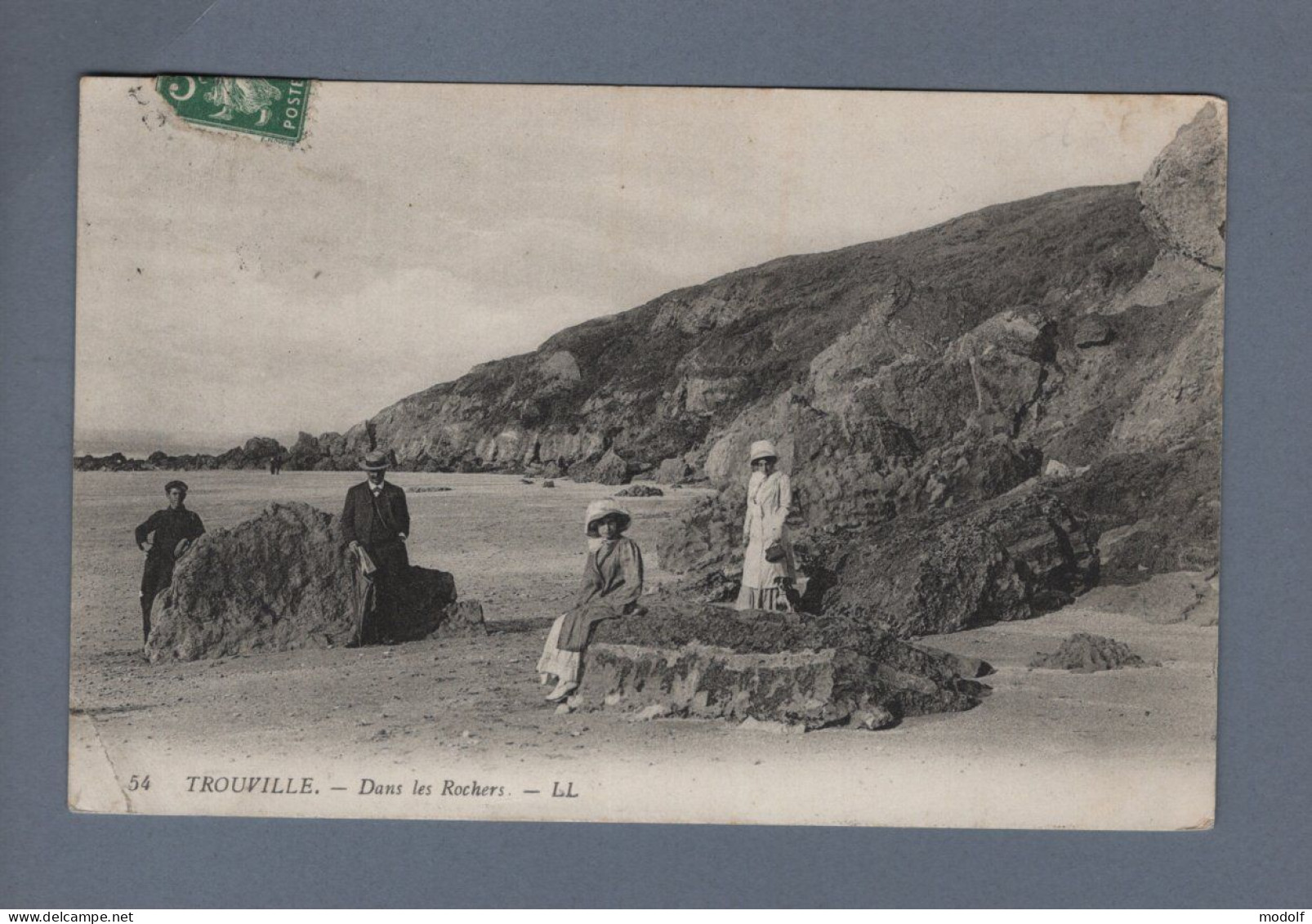 CPA - 14 - Trouville - Dans Les Rochers - Animée - Circulée En 1913 - Trouville