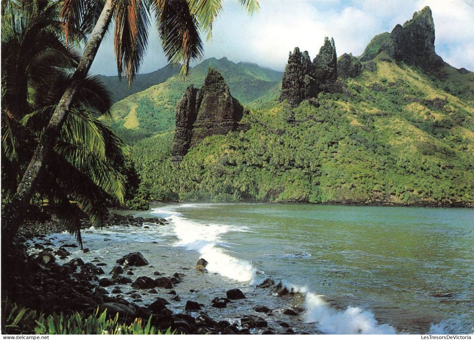 POLYNESIE FRANCAISE - Iiles Marquises - La Baie De Hatiheu, île De Nuku Hiva - Carte Postale - Polynésie Française