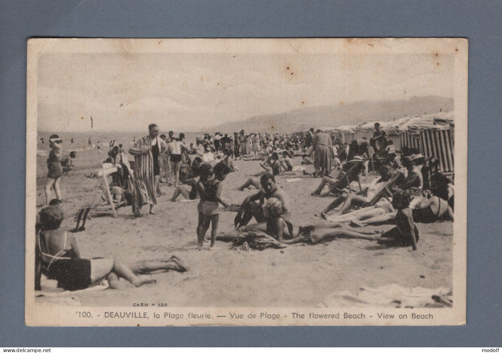 CPA - 14 - Deauville, La Plage Fleurie - Vue De Plage - Animée - Circulée En 1946 - Deauville