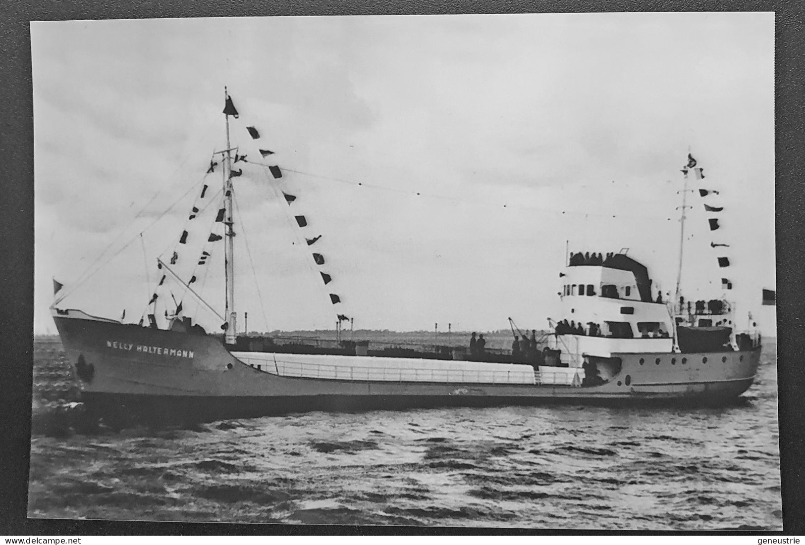 Carte-photo Moderne - Pétrolier "s/s Nelly Haltermann" Ligne Le Havre -> Granville (années 70) Armateur Soflumar - Tanker