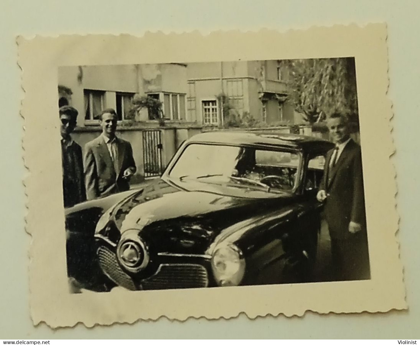 People On The Street By The Car Studebaker Commander - Cars