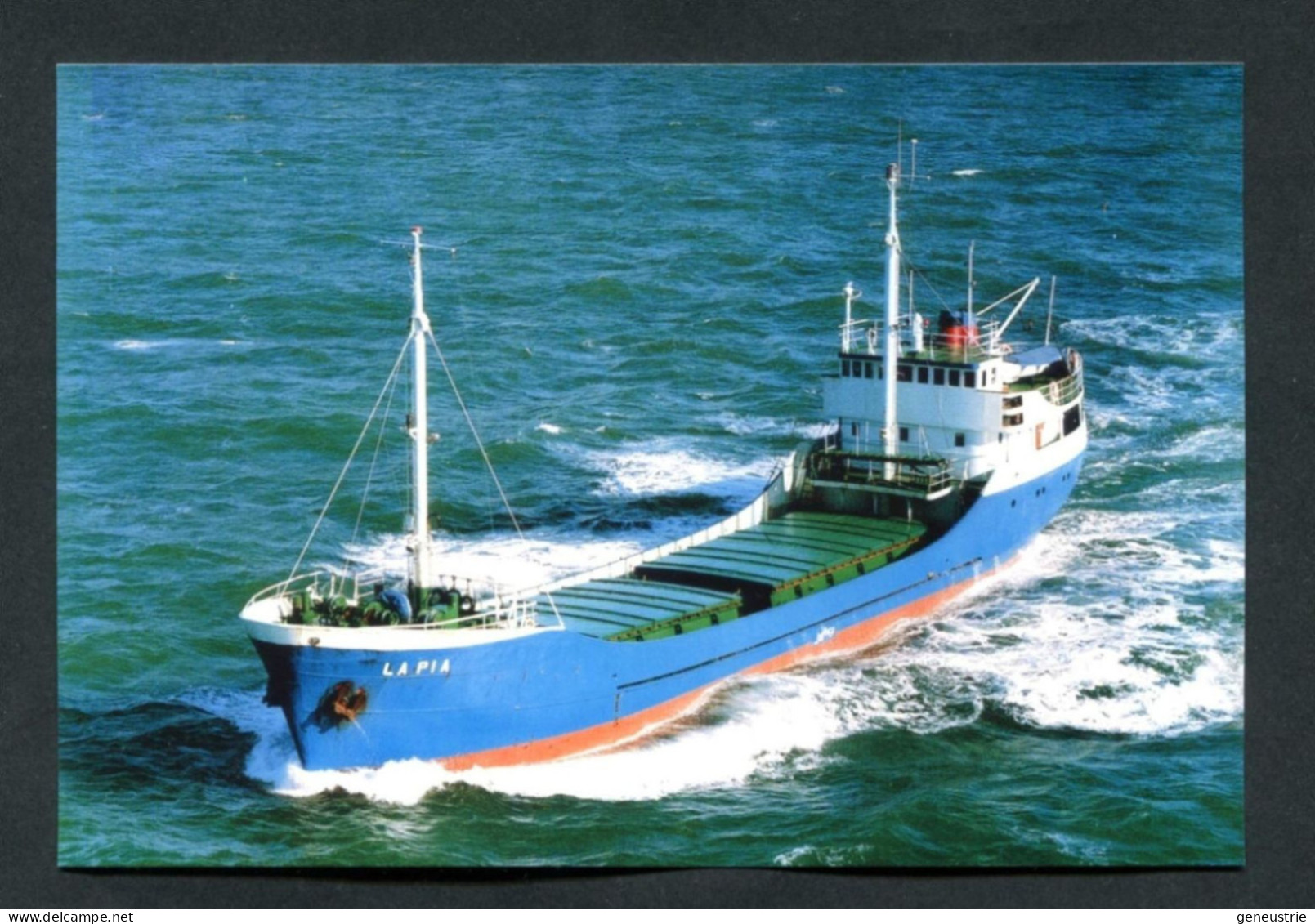 Carte-photo Moderne - Cargo " La Pia " Vers 1995 Au Large D'Aurigny (Alderney)" Normandie - Commerce