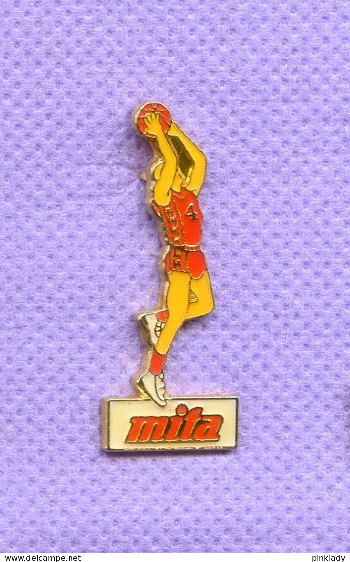 Rare Pins Basketball Mita I665 - Pallacanestro
