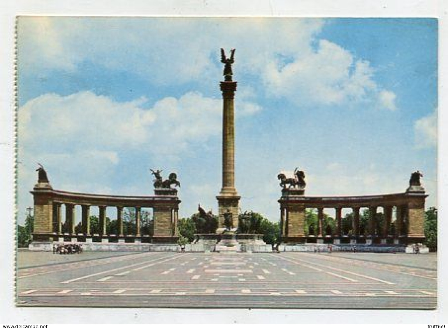 AK 214001 HUNGARY - Budapest - Millenium Monument - Hungary