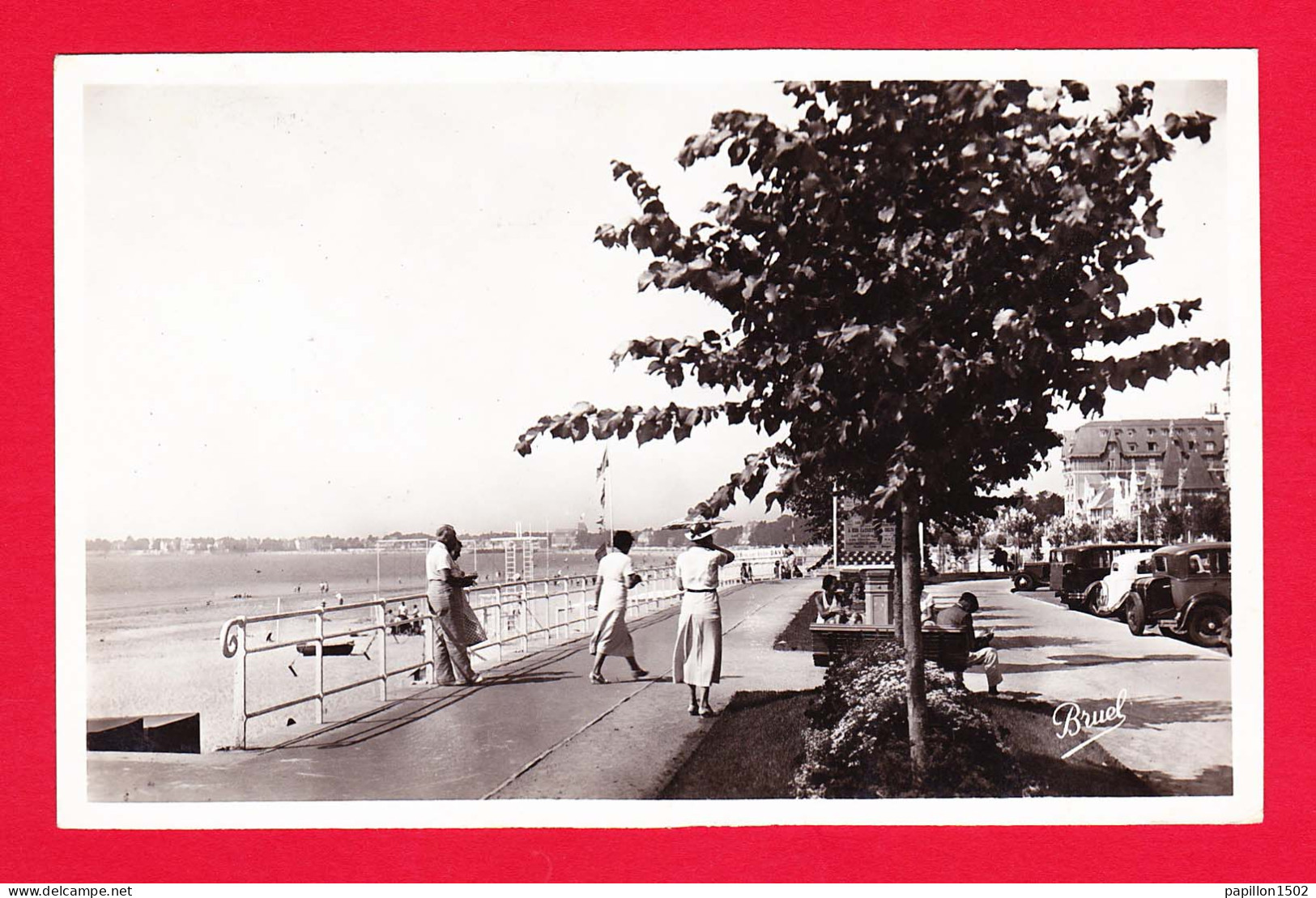 F-44-La Baule-21P17 L'esplanade Du Casino, Animation, Vieilles Voitures, Type Photo, BE - La Baule-Escoublac