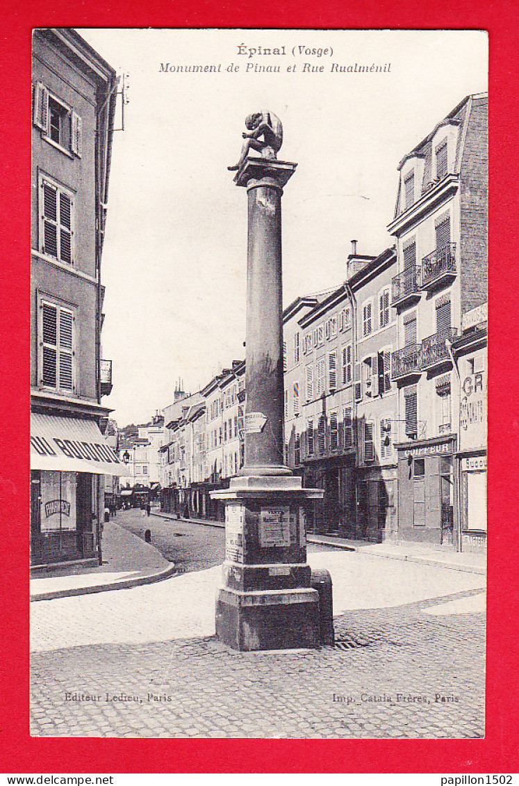 F-88-Epinal-23P110  Le Monument De Pinau Et La Rue Rualmenil, Cpa BE - Epinal