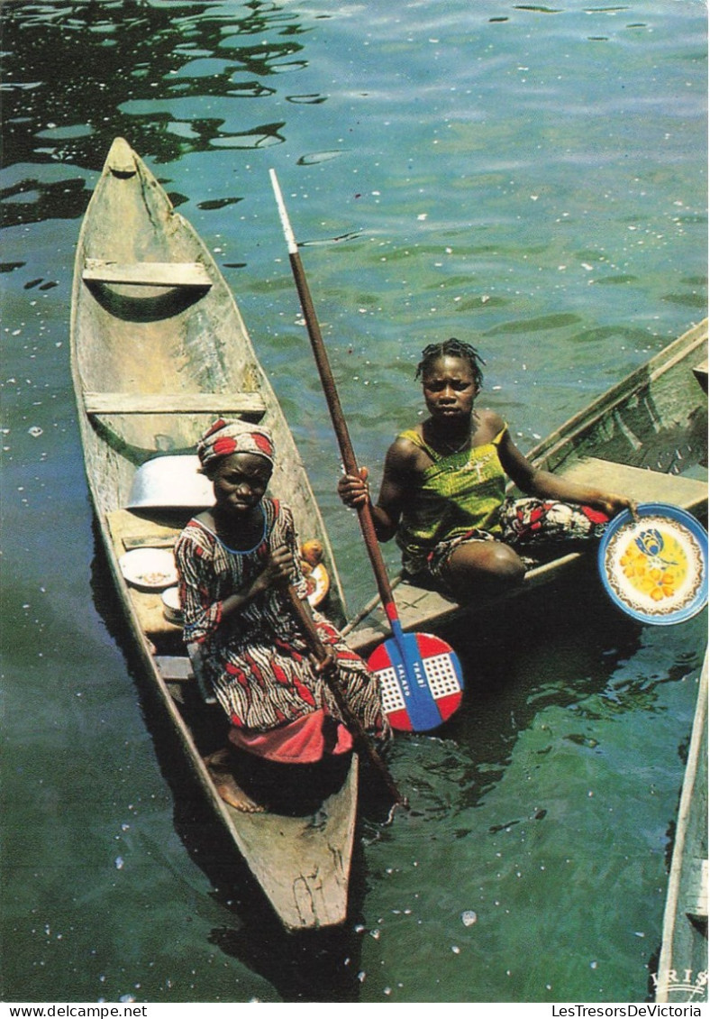 AFRIQUE EN COULEURS - Jeune Homme En Pirogue - Carte Postale - Zonder Classificatie