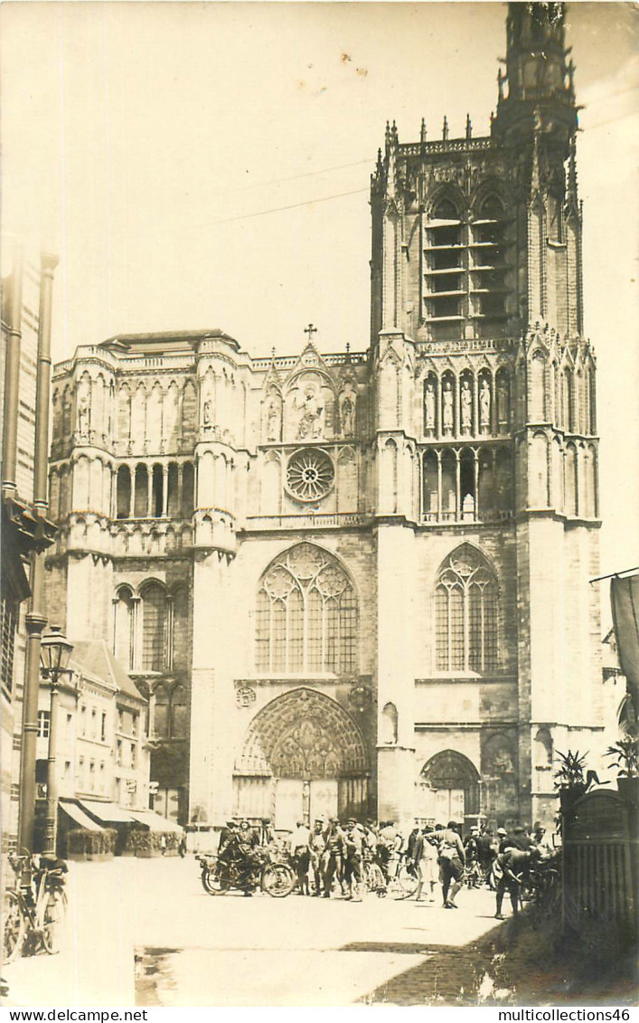 170424 - PHOTO ANCIENNE - 89 SENS Cycliste Devant La Cathédrale - Vélo Course - Sens