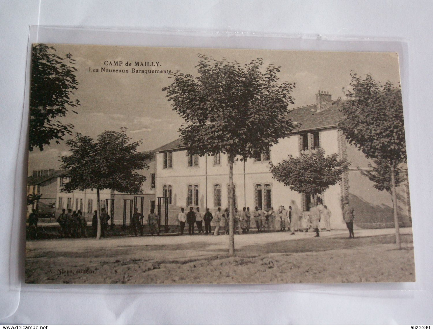 CPA  GUERRE  14/18  -- CAMP  DE  MAILLY - Barracks