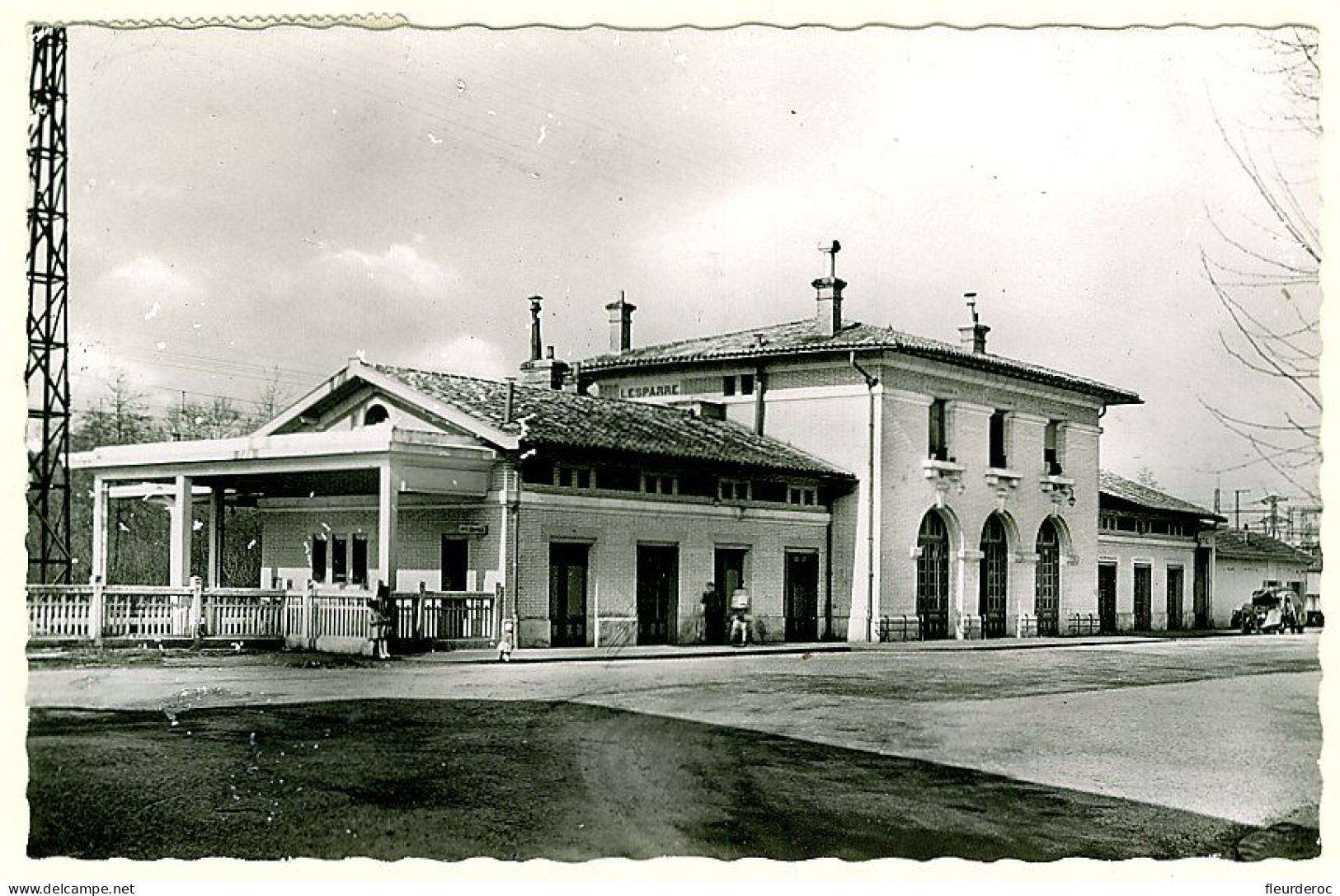 33 - CB52812CPSM - LESPARRE - La Gare - Parfait état - GIRONDE - Lesparre Medoc