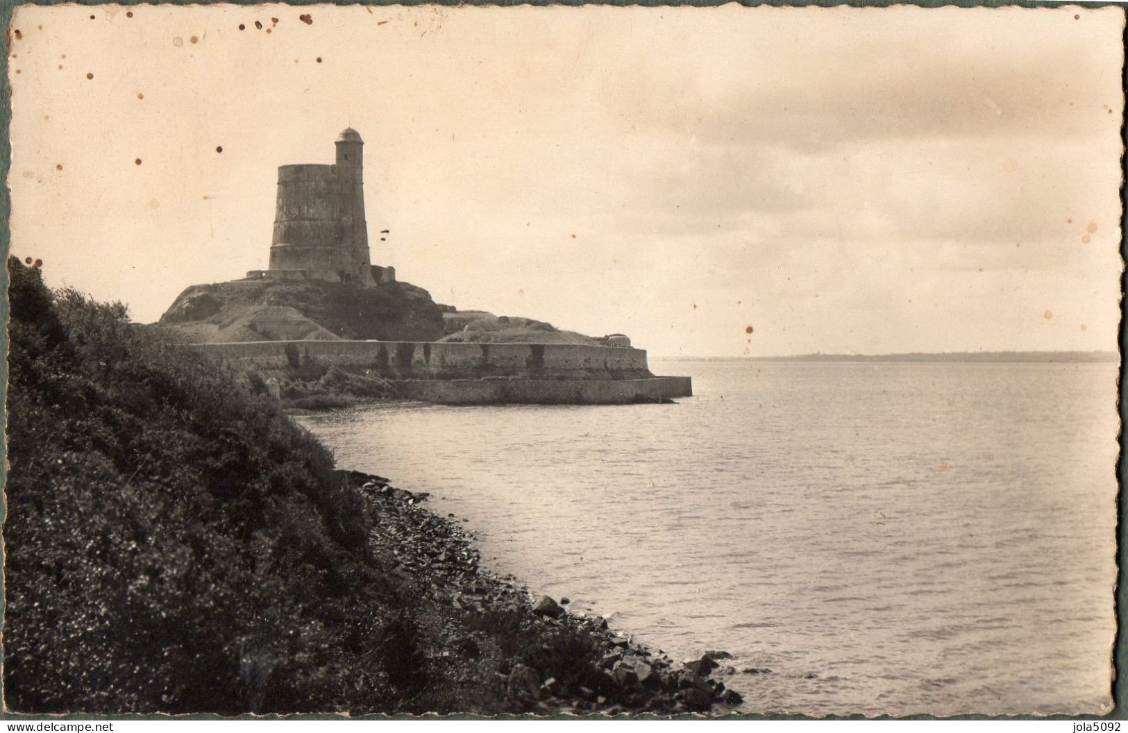 50 - SAINT-VAAST-LA-HOUGUE - La Hougue à Marée Haute - Saint Vaast La Hougue