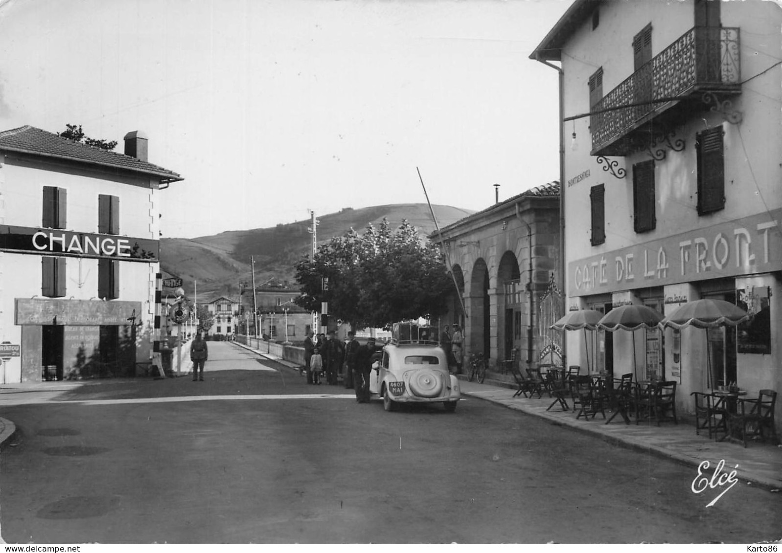 Béhobie * Route Et Le Pont Internationale * La Frontière Franco Espagnole * Café De La Frontière - Béhobie