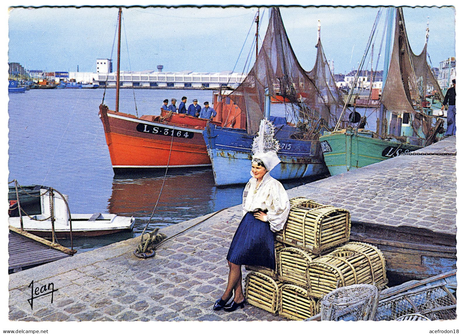 Les Sables D'Olonne - Le Port - Au Fond, La Nouvelle Criée - Sables D'Olonne