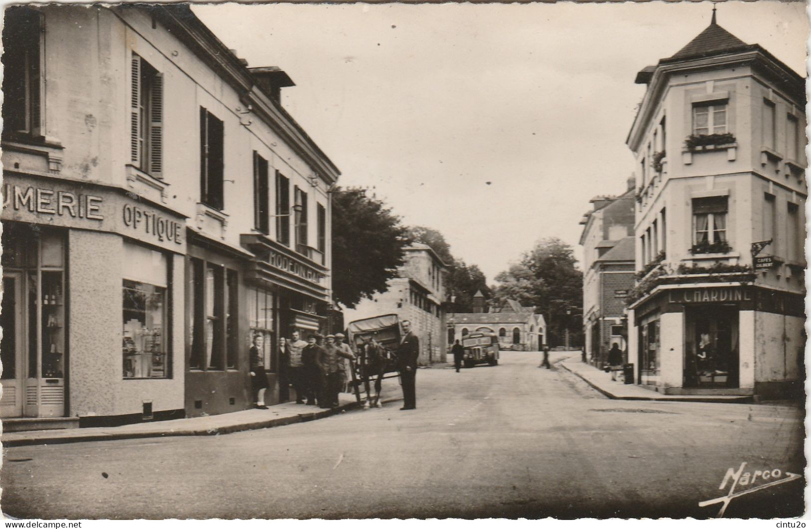 Seine Maritime.  Lillebonne.  La Rue Victor-Hugo. - Lillebonne