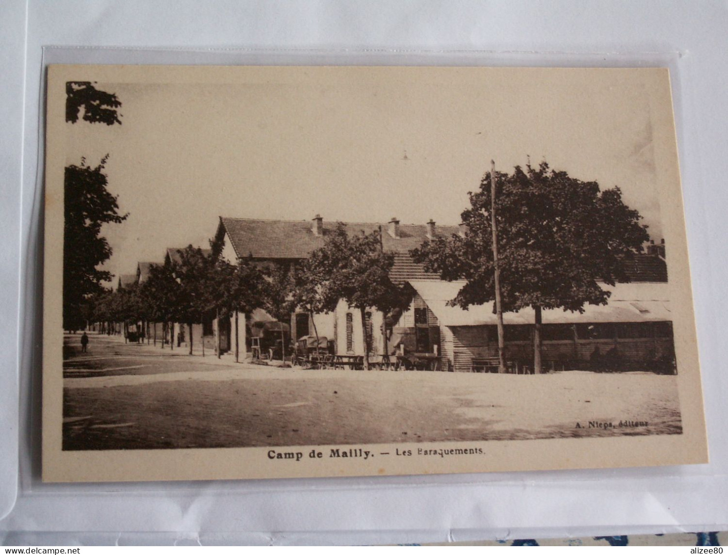 CPA  GUERRE  14/18  -- CAMP  DE  MAILLY - Barracks