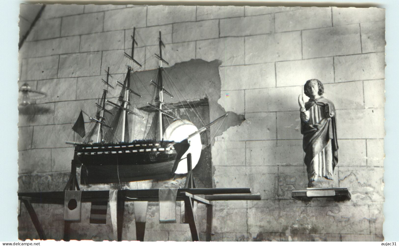 Dép 29 - Locquirec - Eglise - Bateau De La Procession (Fête De Saint Jacques ) - Bon état - Locquirec