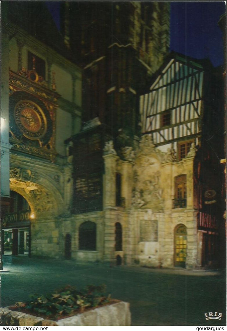 Rouen - Le Gros Horloge Et La Voie Piétonne La Nuit - (P) - Rouen