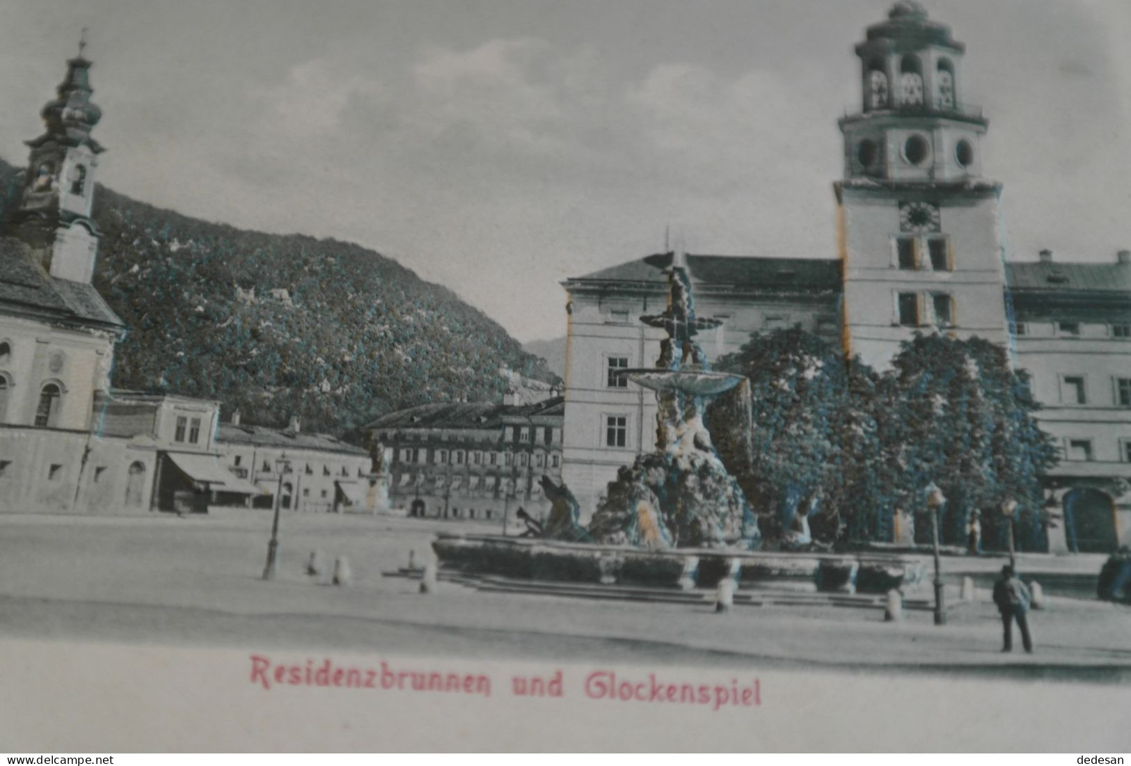 CPA Sépia Vert En Relief Gruss Aus Salsburg Residenzbrunnen Und Glockenspiel -  CHA01 - Salzburg Stadt