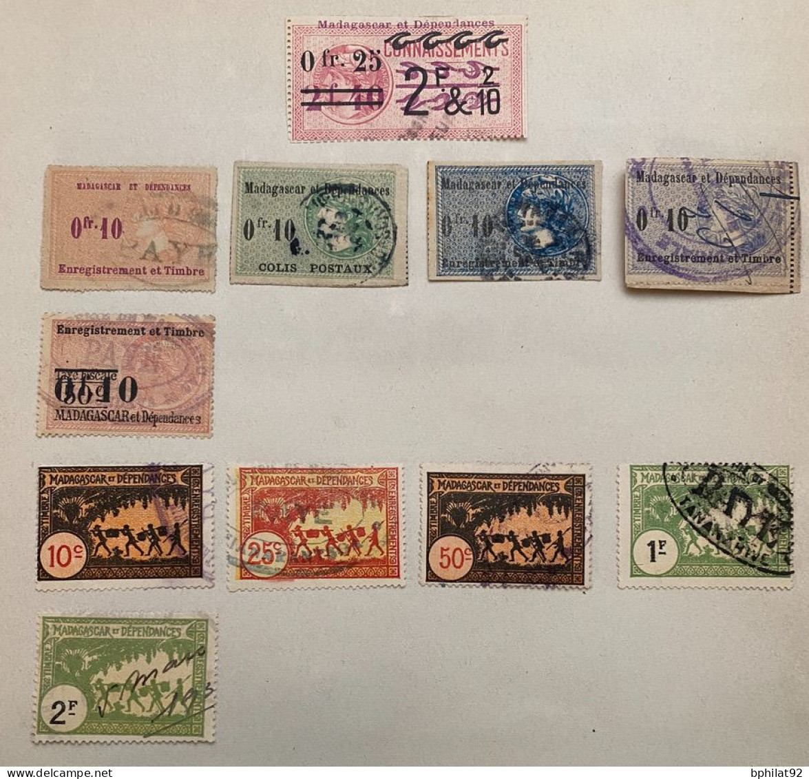 !!! MADAGASCAR, LOT TIMBRES FISCAUX OBLITÉRÉS - Segnatasse