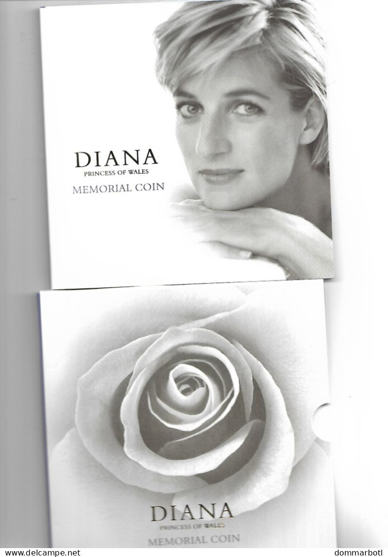 Lady Diana Avec Sa Pièce Commémorative - Familles Royales