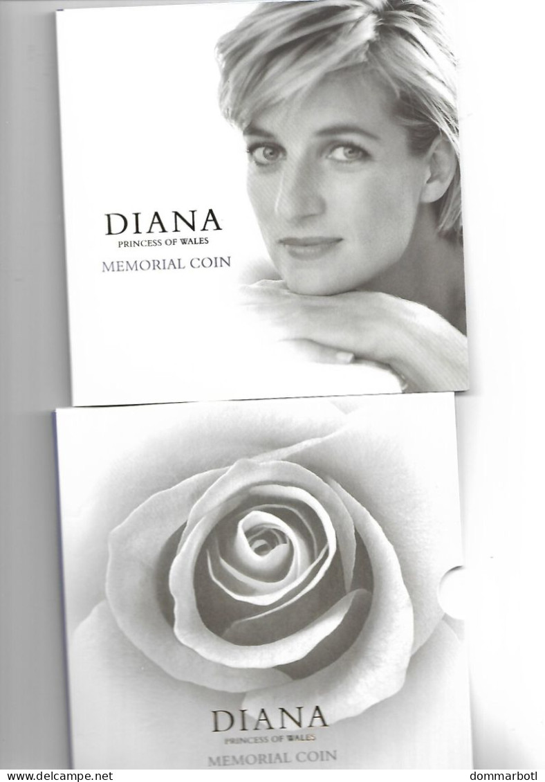 Lady Diana Avec Sa Pièce Commémorative - Royalties, Royals