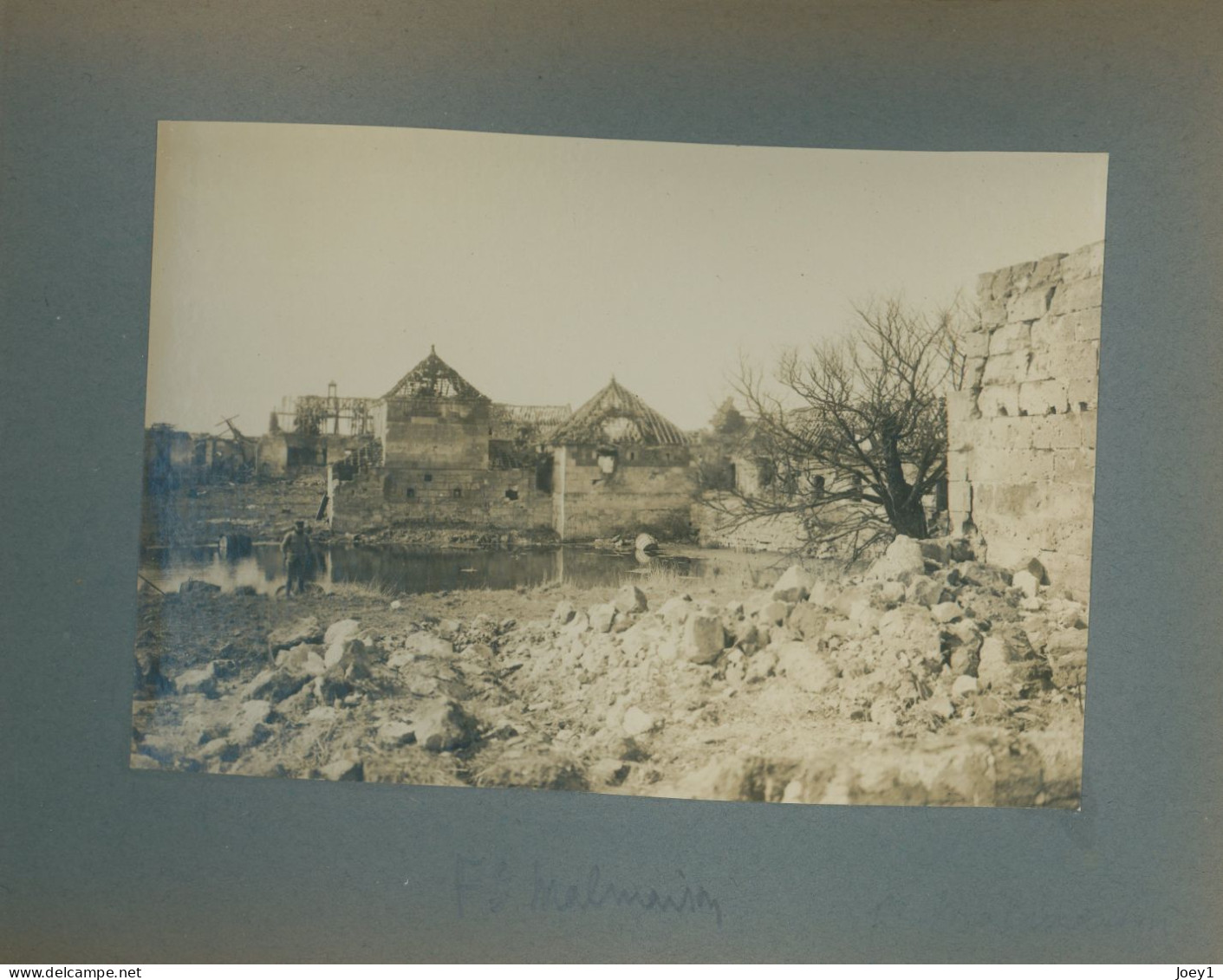 Bel Album première guerre mondiale, ville et lieux bombardés identifiés,28 photos