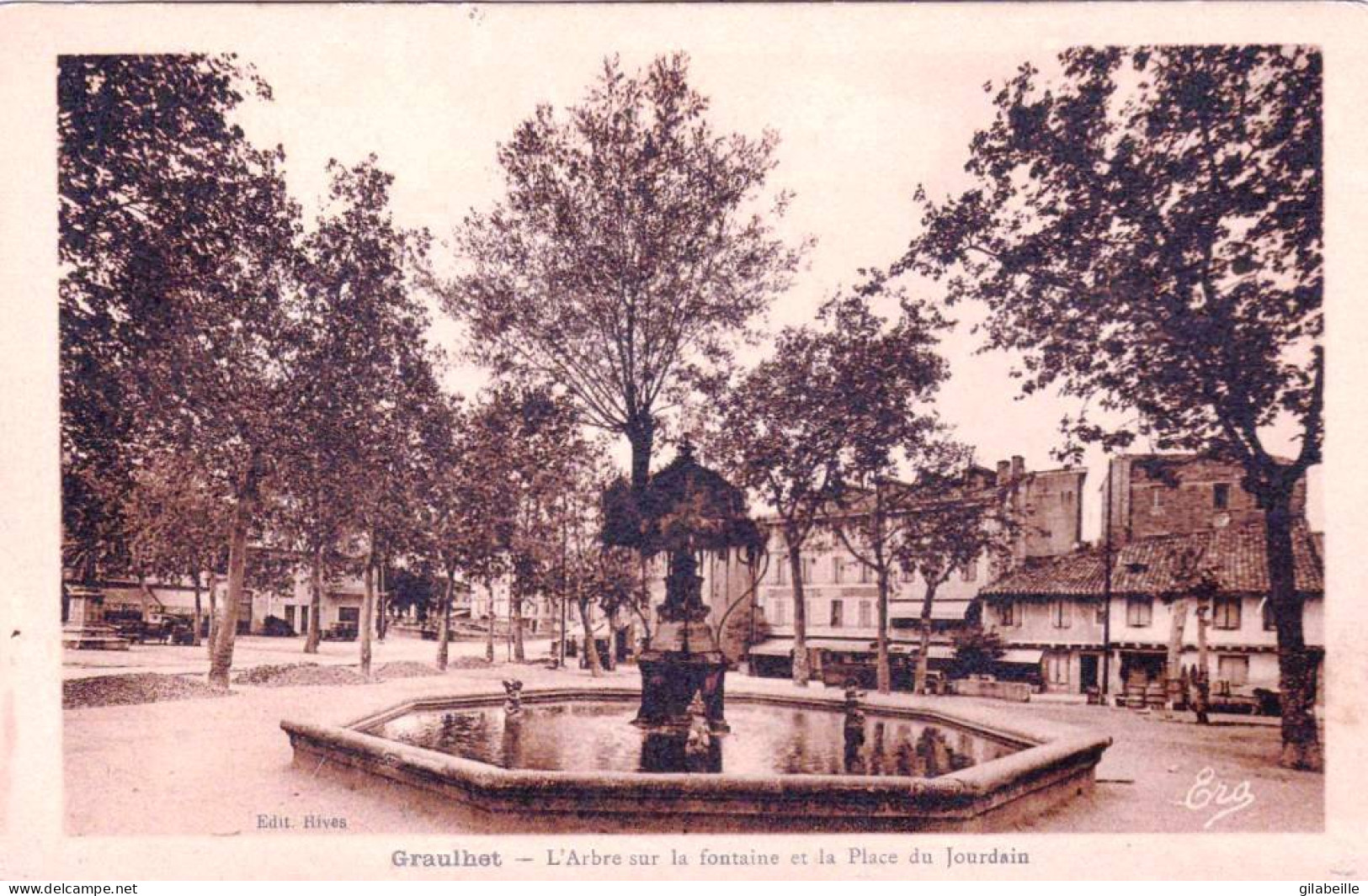 81 - Tarn -  GRAULHET -  L Arbre Sur La Fontaine Et La Place Du Jourdain - Graulhet