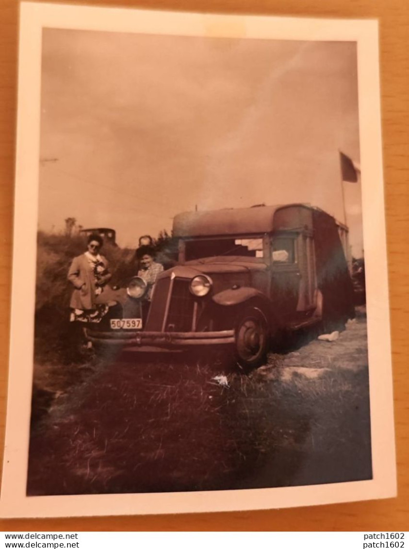 CAMIONNETTE RENAULT + REMORQUE BLANKENBERGE 1946 9/6 CM - Voitures De Tourisme