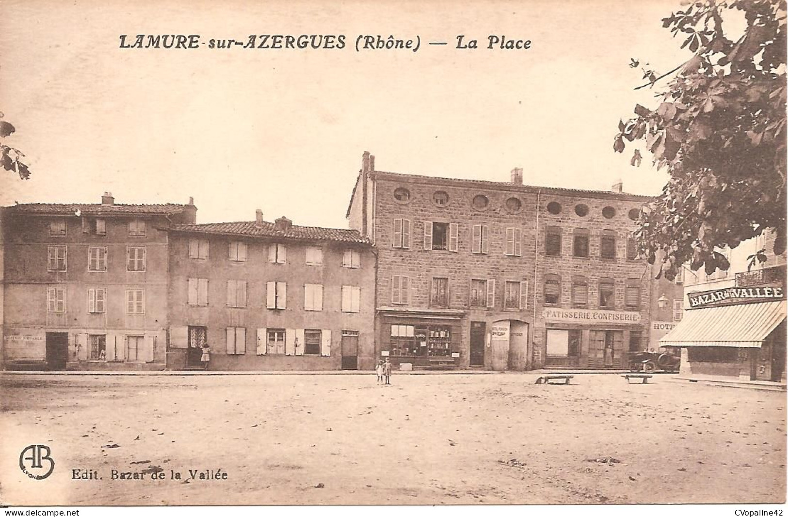 LAMURE-SUR-AZERGUES (69) La Place - Lamure Sur Azergues