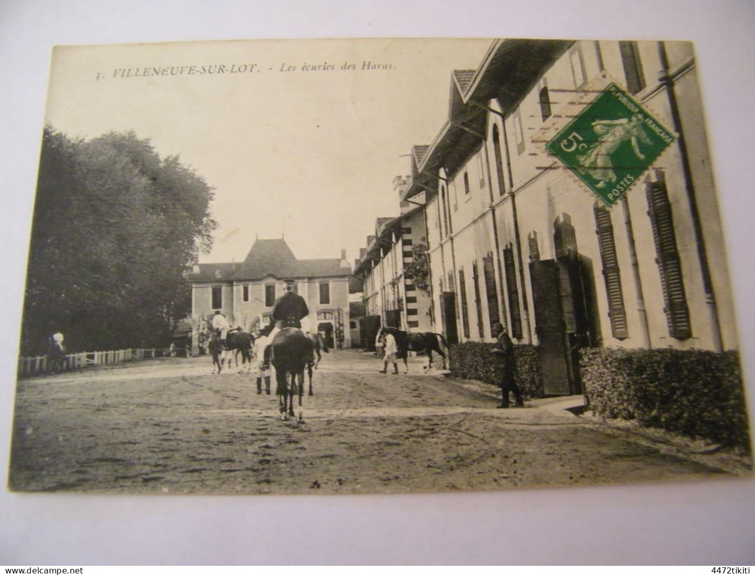 CPA - Villeneuve Sur Lot (47) - Les Ecuries Du Haras - 1930 - SUP (HT 65) - Villeneuve Sur Lot