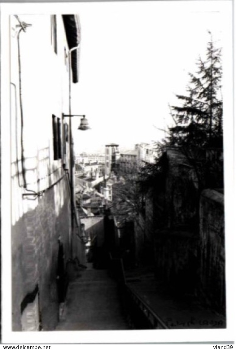 " Vue Sur Lyon : Montée Des Chazots Vieux Lyon "   -  Photo  Patrick CAUDA.    .Carte Double.    Non écrite Non Circulée - Fotografía