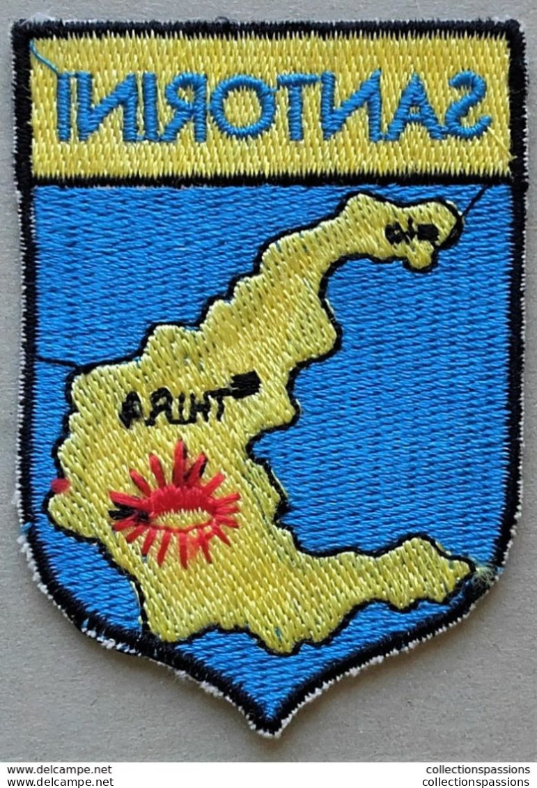 - Ecusson En Tissu De Pays Et Villes - GRECE - SANTORINI - SANTORIN - RARE - Ecusson Brodé à L'envers !!!! - Patches