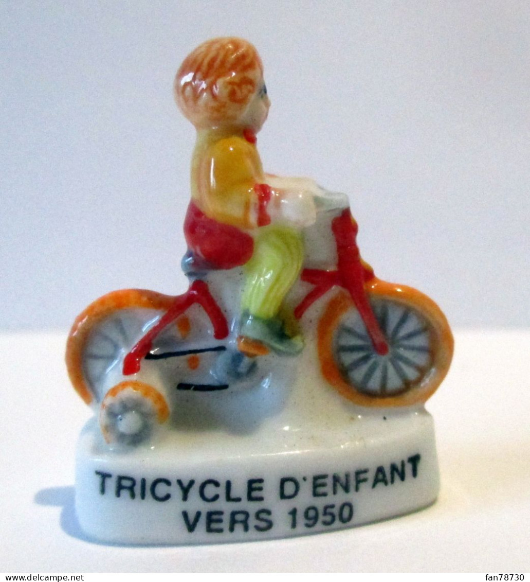 Fève Brillante  - Autour Du Cyclisme - Tricycle D'enfant Vers 1950 - FRAIS DU SITE DEDUITS - Sports