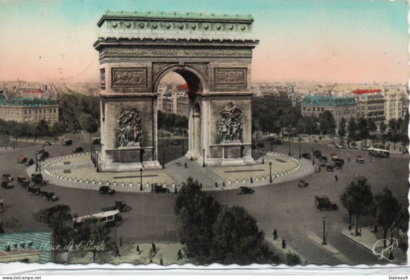 Place De L Etoile     9/ 14 - Arc De Triomphe