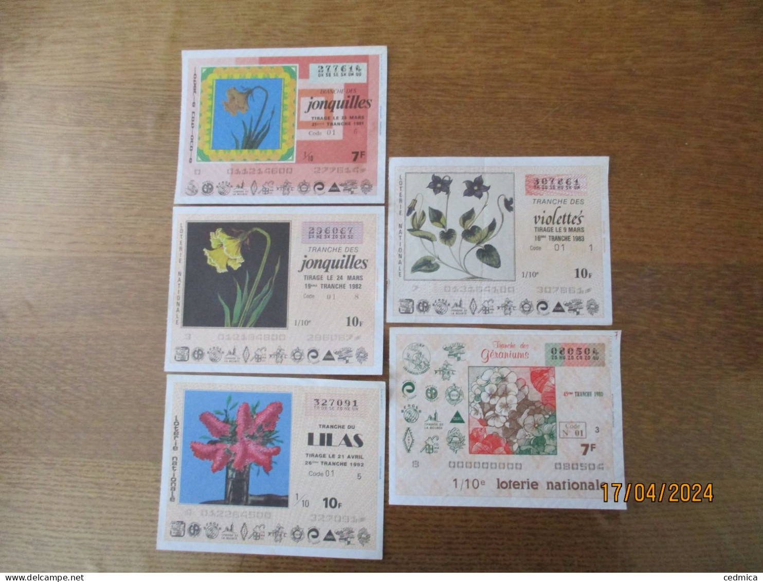 5 BILLETS DE LOTERIE TRANCHE DES JONQUILLES,DU LILAS,DES VIOLETTES ET DES GERANIUMS 1980,1981,1982 ET 1983 - Billetes De Lotería