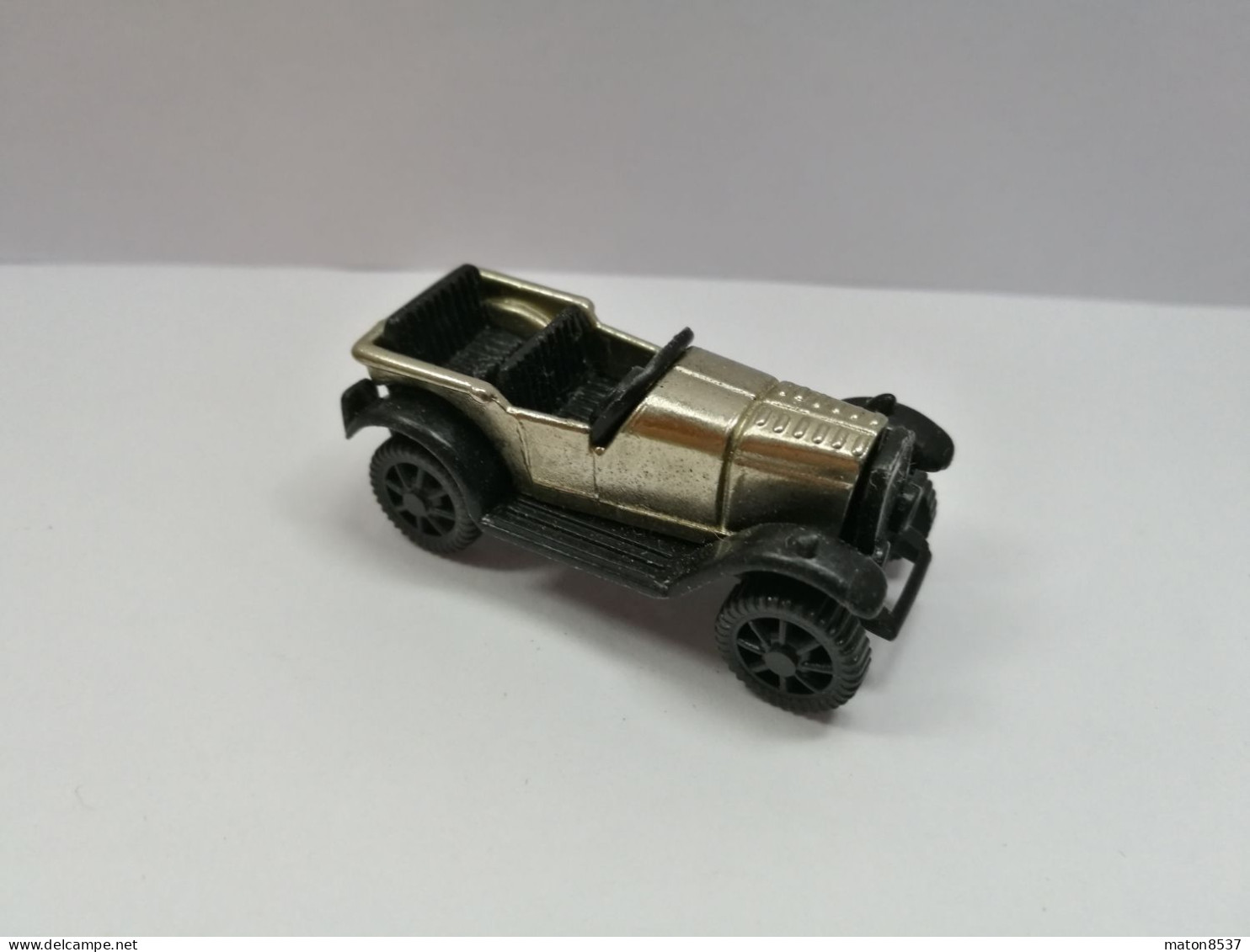 Kinder : K02 N97  Metall-Oldtimer 2001 - Aston Martin 1922 - Schwartz - Metallfiguren