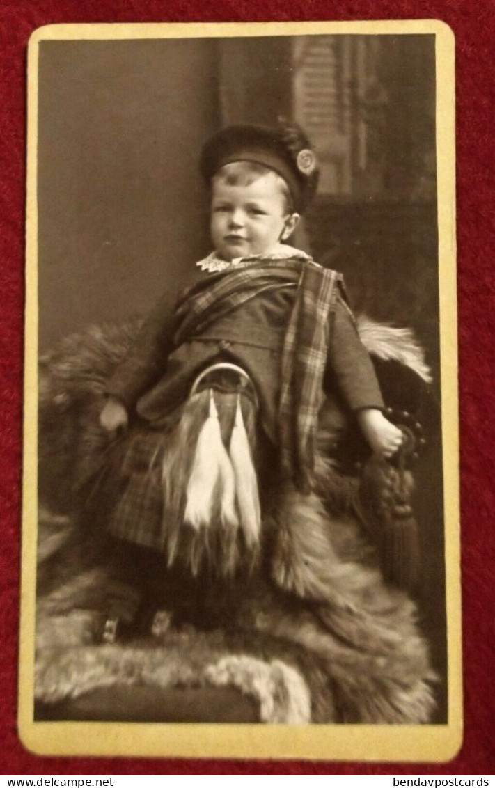 CDV Young Yorkshire Boy Tartan Kilt By J. Garratt, West Town, Dewsbury, England - Ancianas (antes De 1900)