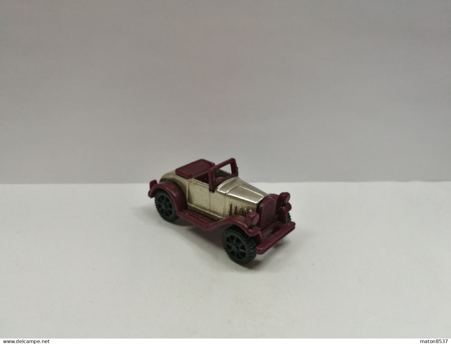 Kinder : K95 N115  Metall-Oldtimer 1994 - Plymouth 1928 - Dunkellrot - Figurillas En Metal