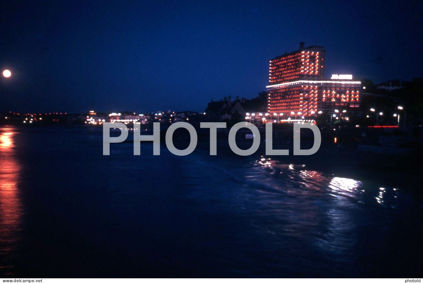 2 SLIDES SET 1972 HOTEL BAIA ESTORIL CASCAIS PORTUGAL ORIGINAL AMATEUR 35mm DIAPOSITIVE SLIDE Not PHOTO No FOTO NB4074 - Dias