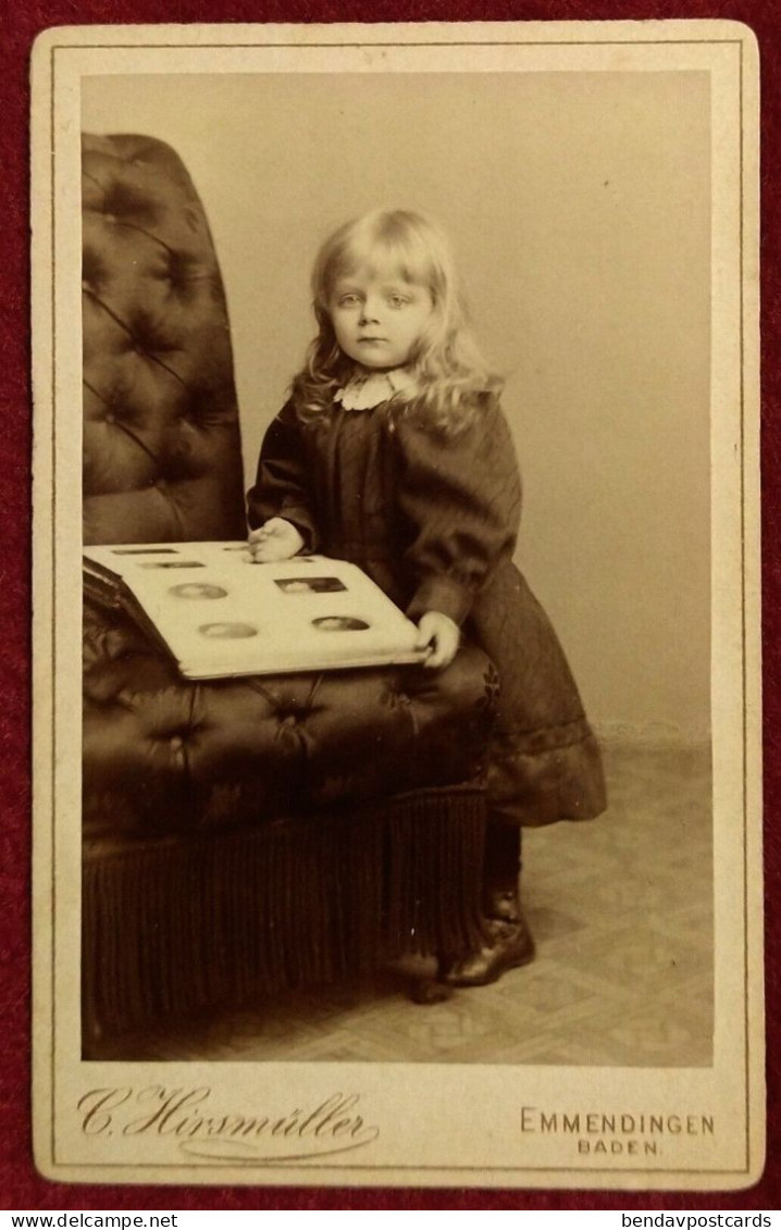 CDV Sweet Young Girl With Photo Album By C. Hirsmüller, Emmedingen, Germany - Ancianas (antes De 1900)