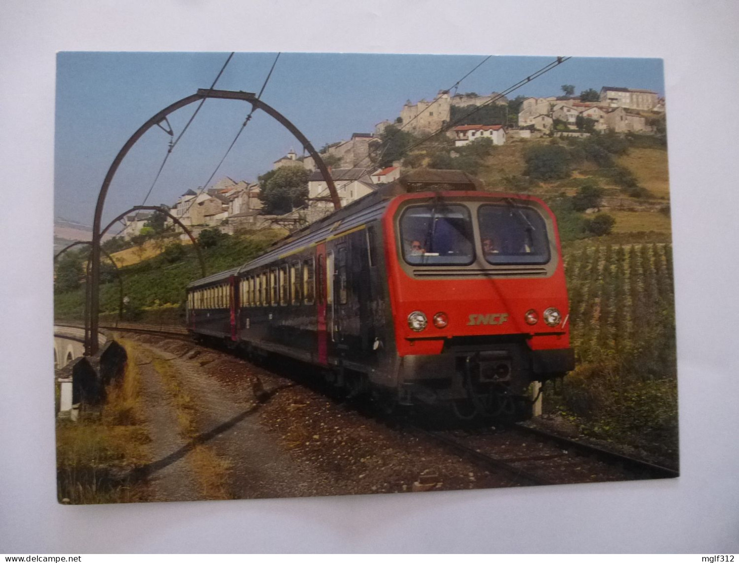 COMPEYRE (12) Ligne Des CAUSSES Béziers-Neussargues Automotrice Z 7300 Près Du Village Peu Après Aguessac Juillet 1984 - Trains