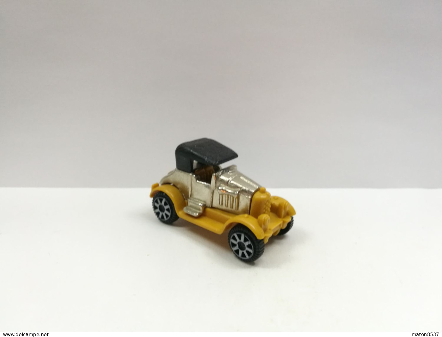 Kinder :  K98 N89   Metall-Oldtimer 1997 - Limousine - Figurine In Metallo